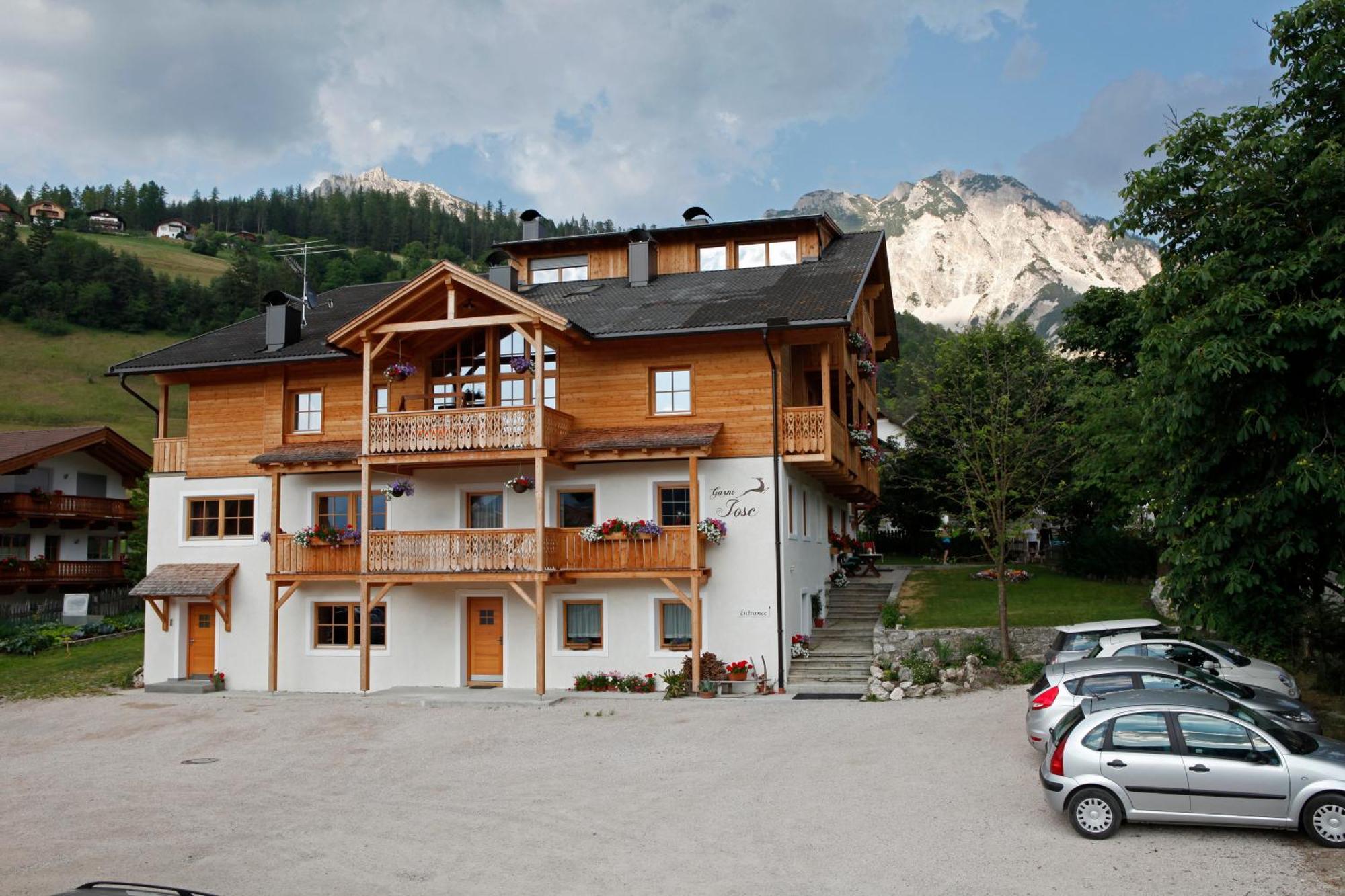 Garni Iosc Hotel San Vigilio Di Marebbe Exterior foto